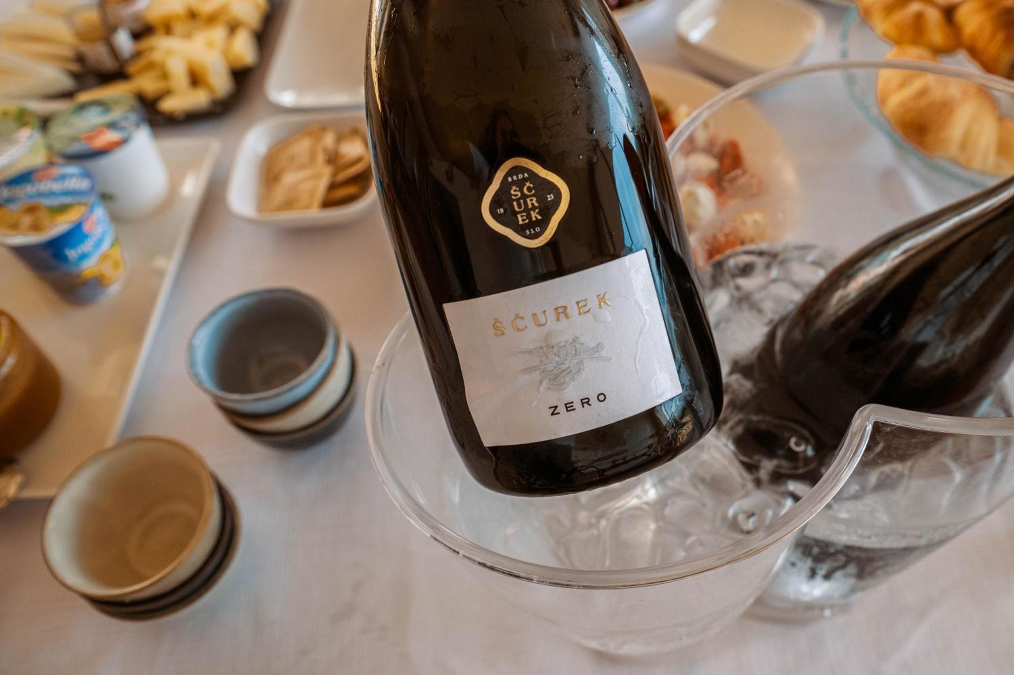 도브로보 Posestvo Scurek Wine B&B 외부 사진